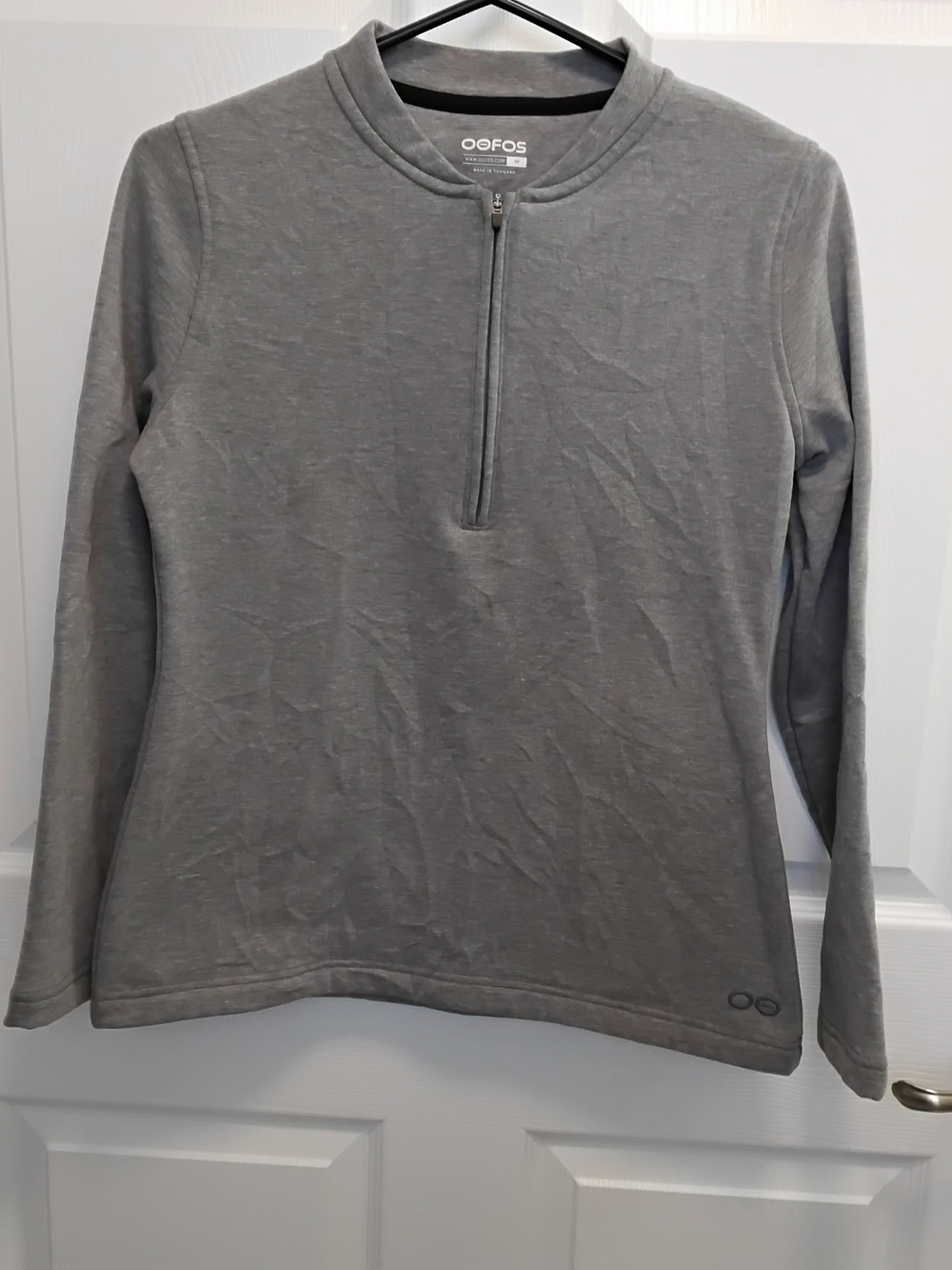 OOFOS Womens Gray Zip-Neck Pullover Performance Top